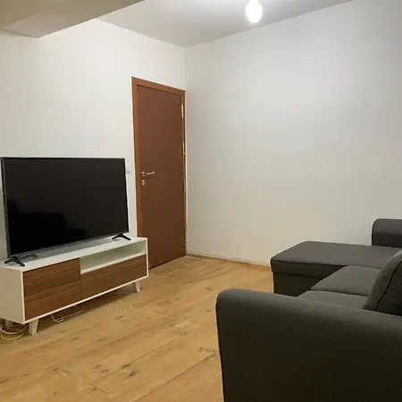 Housegugu Διαμέρισμα *