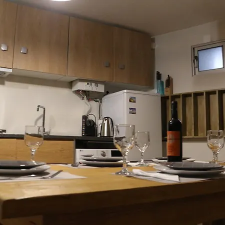 Apartment Housegugu