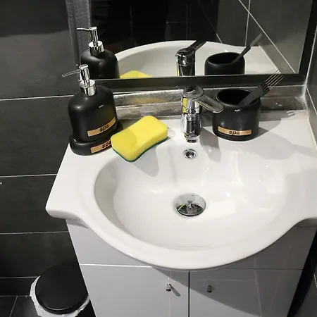 Apartment Housegugu Lisbon