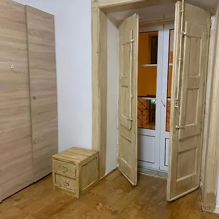 Apartment Housegugu *