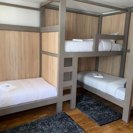 Apartment Housegugu *