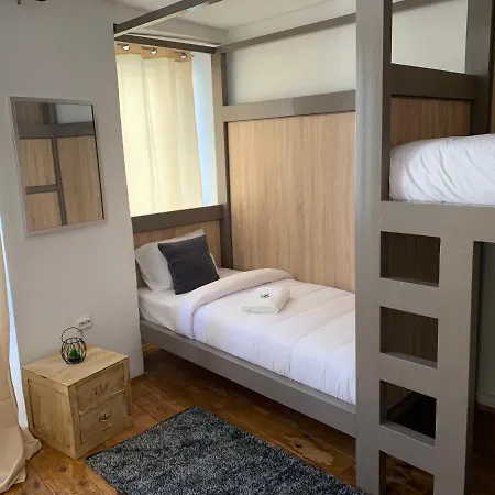 Apartment Housegugu Lisbon